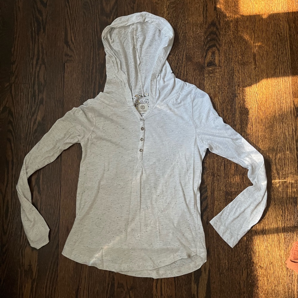 Element Eden white, with black dots, long sleeve